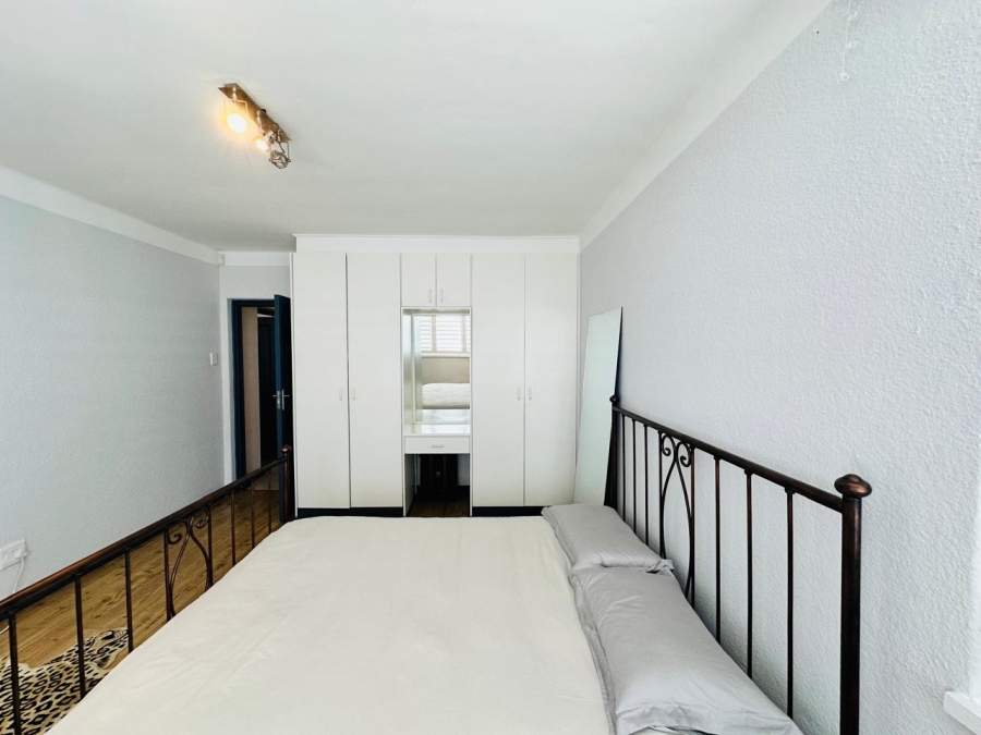 3 Bedroom Property for Sale in Sea Point Western Cape